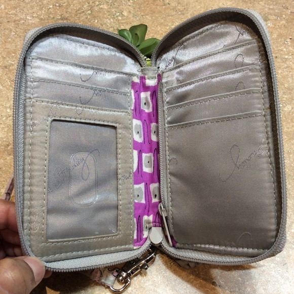 VERA BRADLEY SMALL CELLPHONE ID WRISTLET - Picture 7 of 8